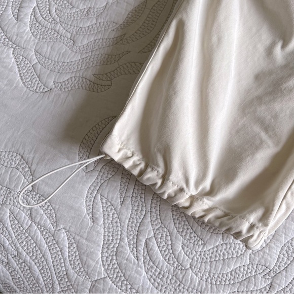 Madewell - Cargo Parachute Pants in (Re)generative Chino - Antique Cream - Picture 5 of 14